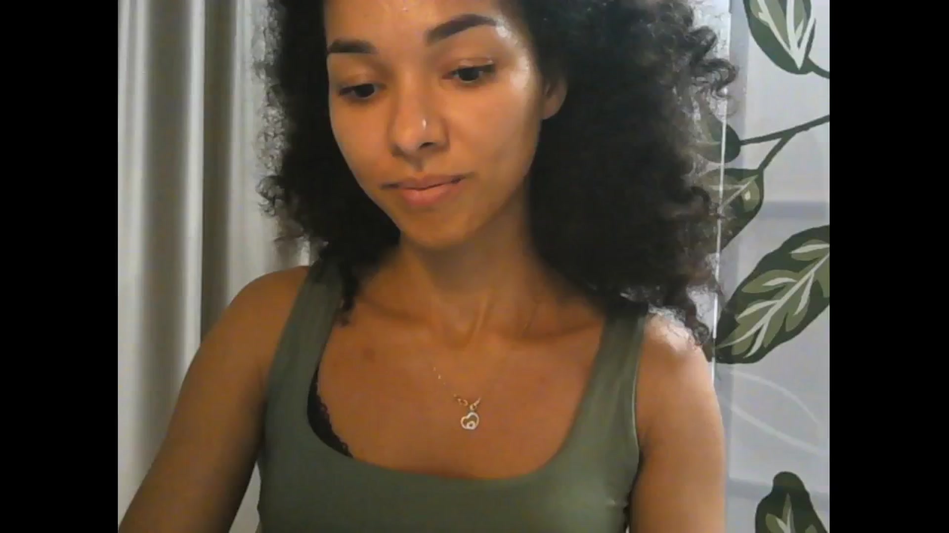 Gallery image thumbnail from Carmel_Dee's myfreecams stream on, 10/18/2024, 21:32 image 17 of 20