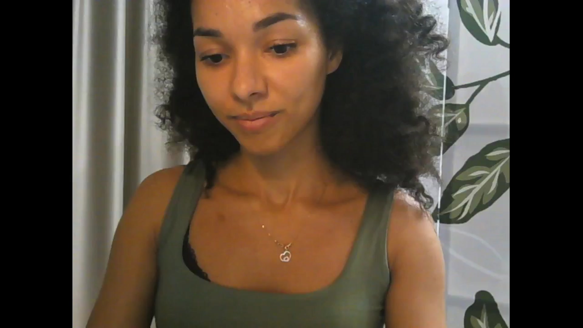 Gallery image thumbnail from Carmel_Dee's myfreecams stream on, 10/18/2024, 21:32 image 16 of 20