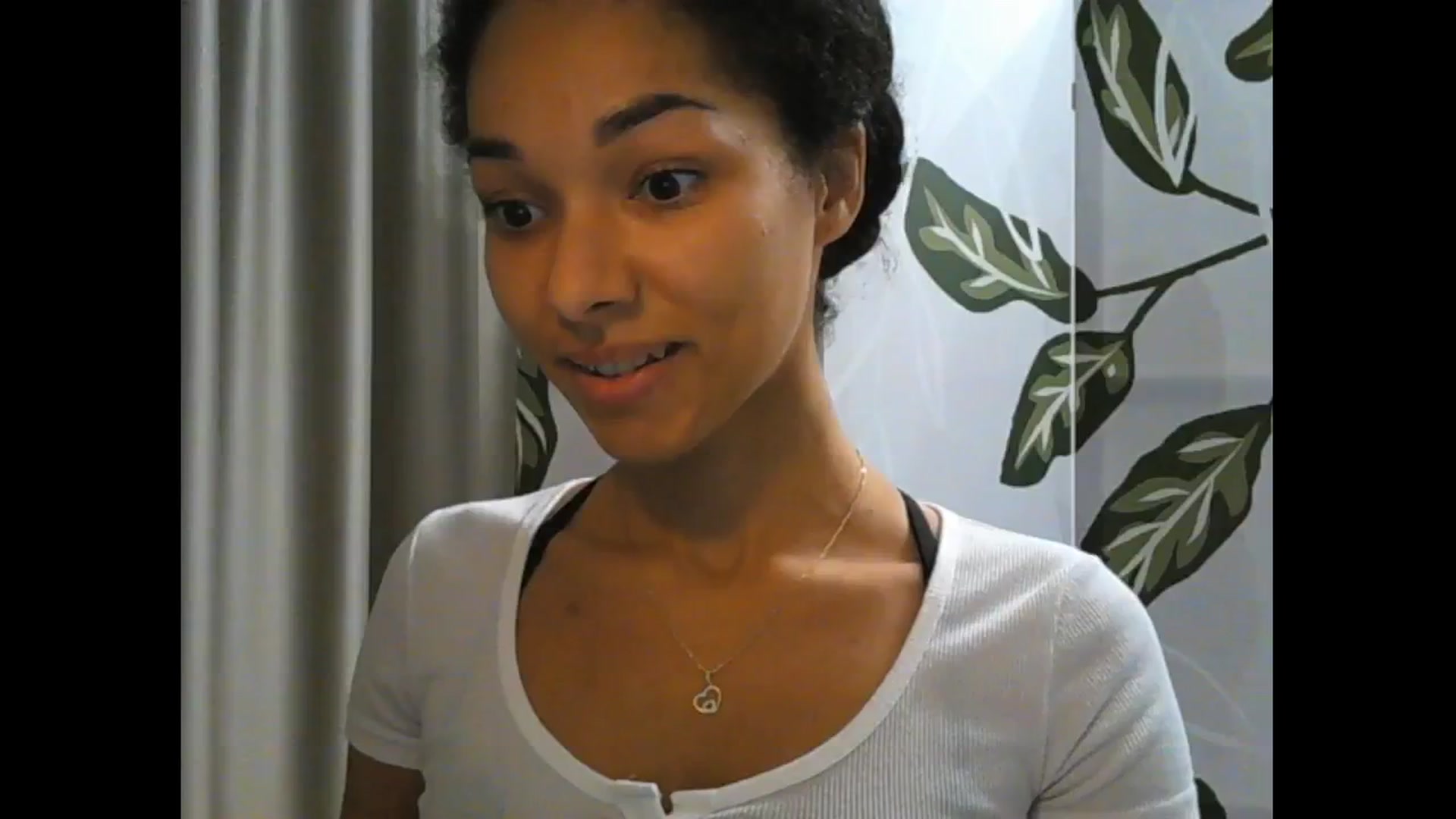 Gallery image thumbnail from Carmel_Dee's myfreecams stream on, 11/04/2024, 21:04 image 16 of 20
