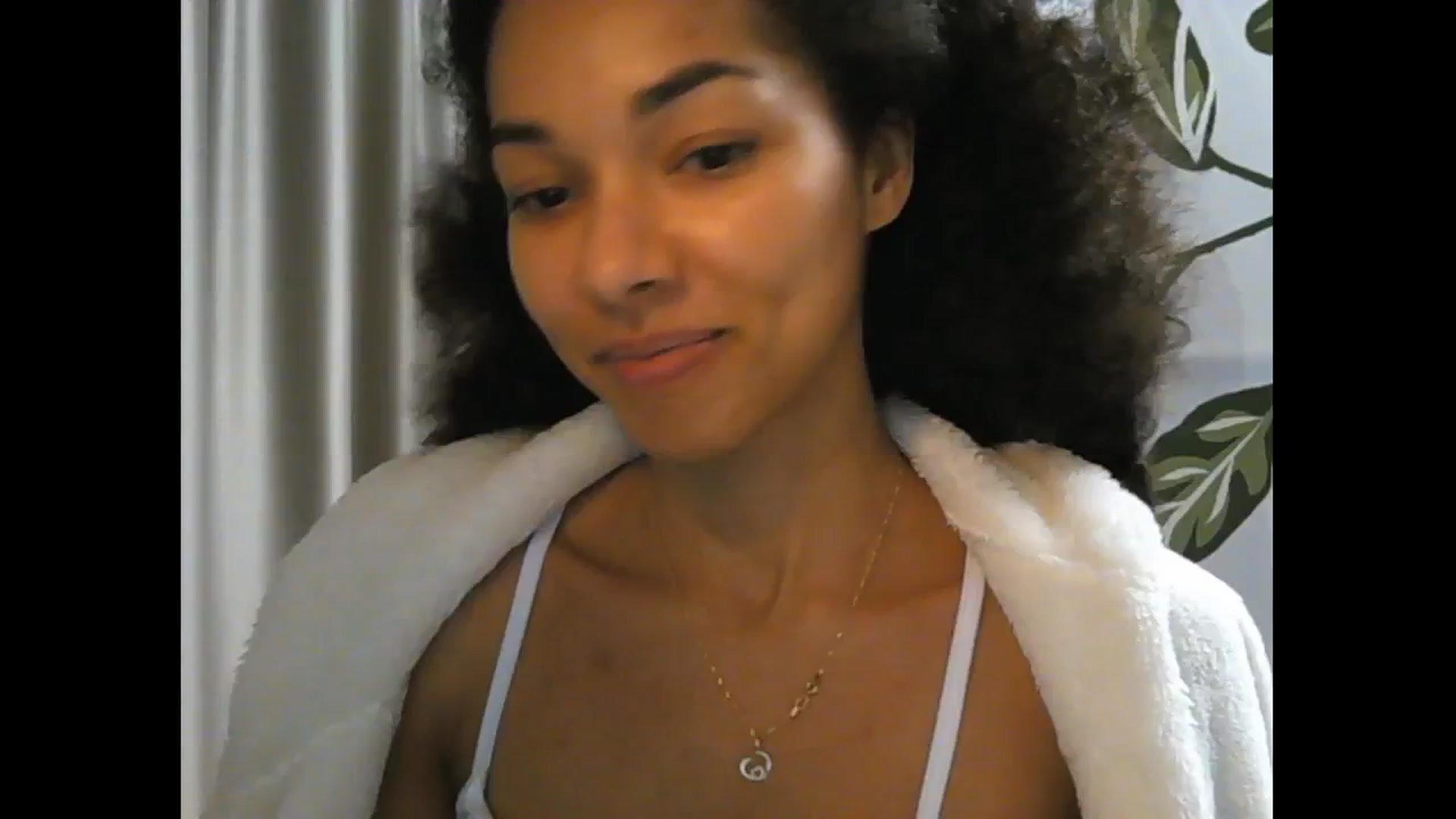 Gallery image thumbnail from Carmel_Dee's myfreecams stream on, 11/14/2024, 16:44 image 17 of 20