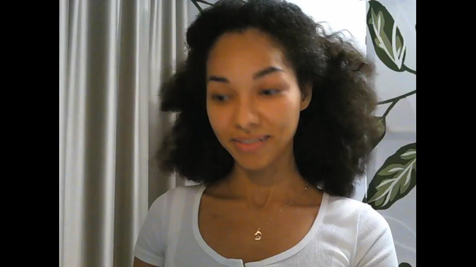 Gallery image thumbnail from Carmel_Dee's myfreecams stream on, 11/16/2024, 18:23 image 17 of 20