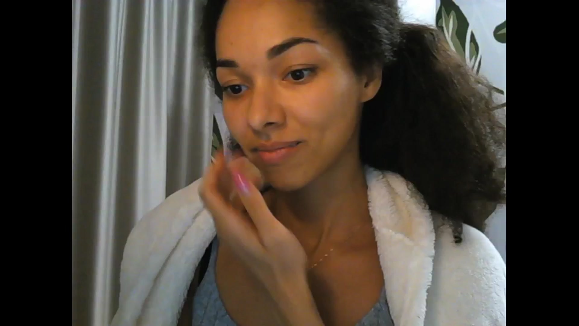 Gallery image thumbnail from Carmel_Dee's myfreecams stream on, 04/12/2025, 23:30 image 9 of 20