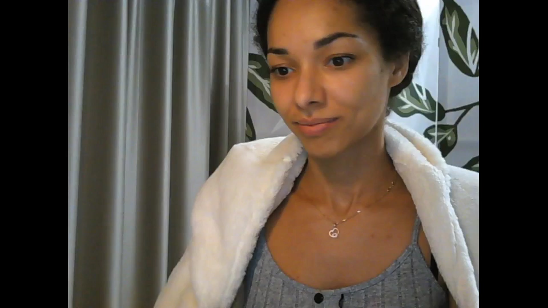 Gallery image thumbnail from Carmel_Dee's myfreecams stream on, 10/24/2025, 19:03 image 19 of 20