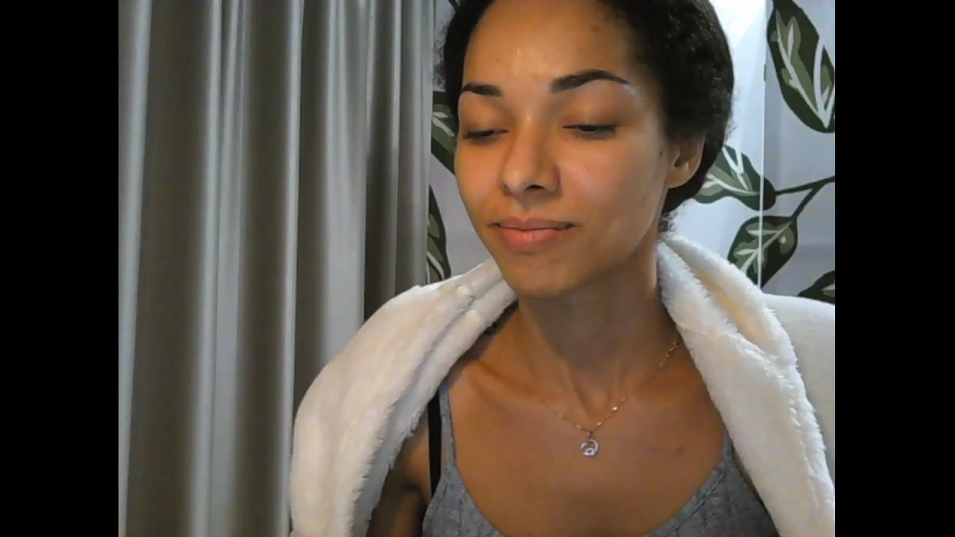 Gallery image thumbnail from Carmel_Dee's myfreecams stream on, 10/24/2025, 19:03 image 11 of 20