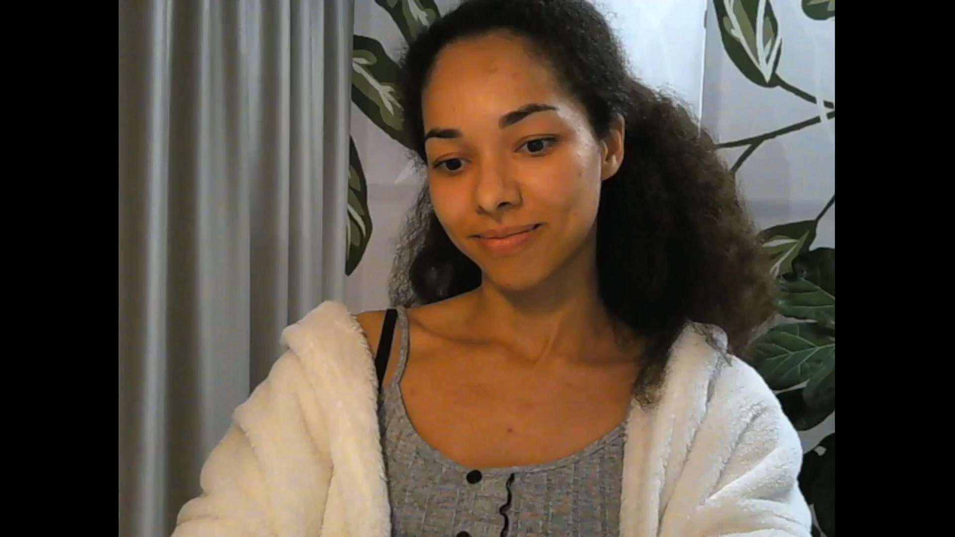 Gallery image thumbnail from Carmel_Dee's myfreecams stream on, 05/01/2026, 21:16 image 1 of 20