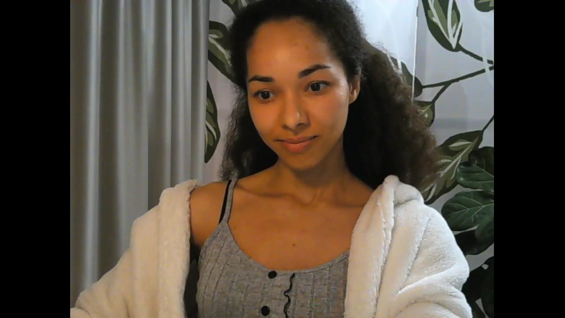 Gallery image thumbnail from Carmel_Dee's myfreecams stream on, 05/01/2026, 21:16 image 18 of 20