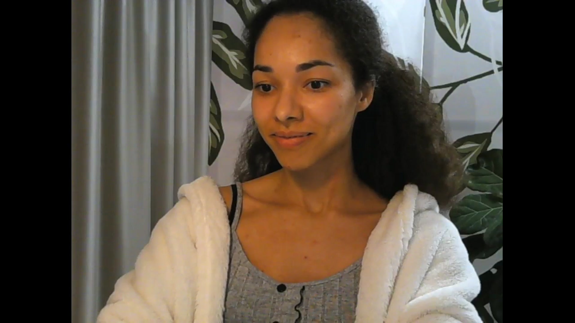 Gallery image thumbnail from Carmel_Dee's myfreecams stream on, 05/01/2026, 21:16 image 19 of 20