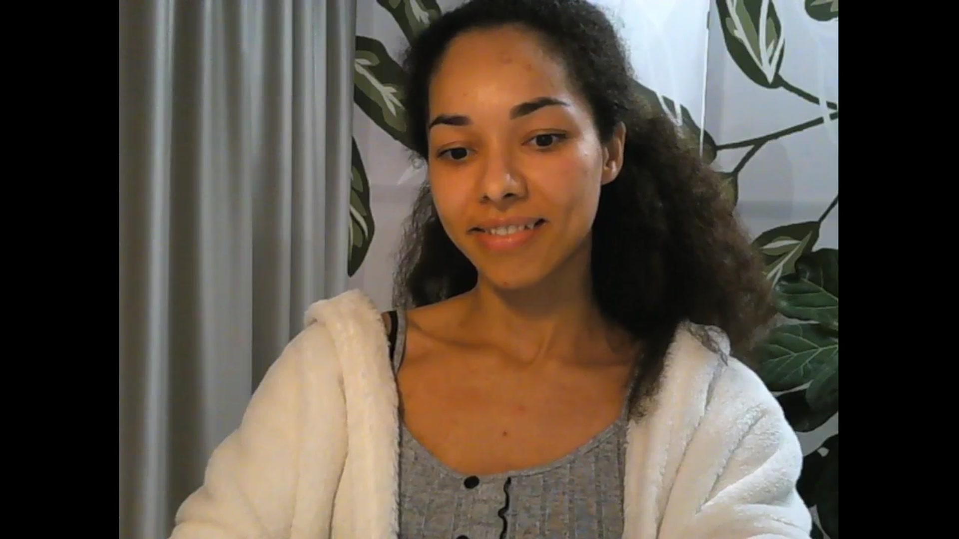 Gallery image thumbnail from Carmel_Dee's myfreecams stream on, 05/01/2026, 21:16 image 4 of 20
