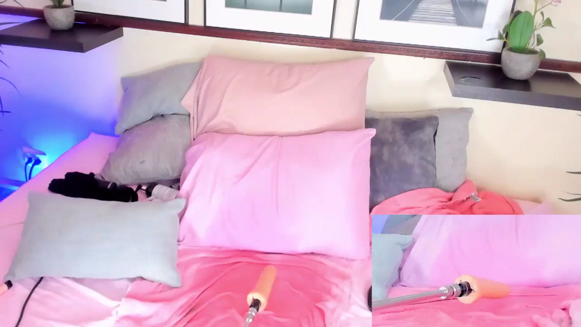 Gallery image thumbnail from Carmela__cute's myfreecams stream on, 06/02/2025, 01:42 image 7 of 20