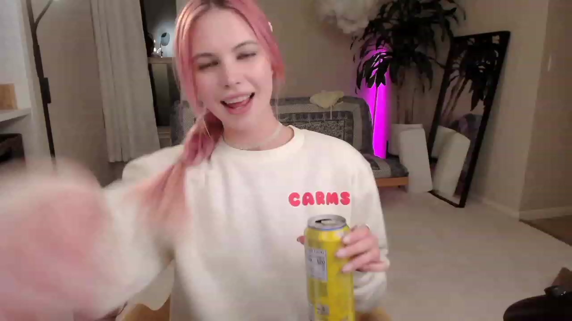 Gallery image thumbnail from Carmen's myfreecams stream on, 02/10/2023, 03:58 image 11 of 20