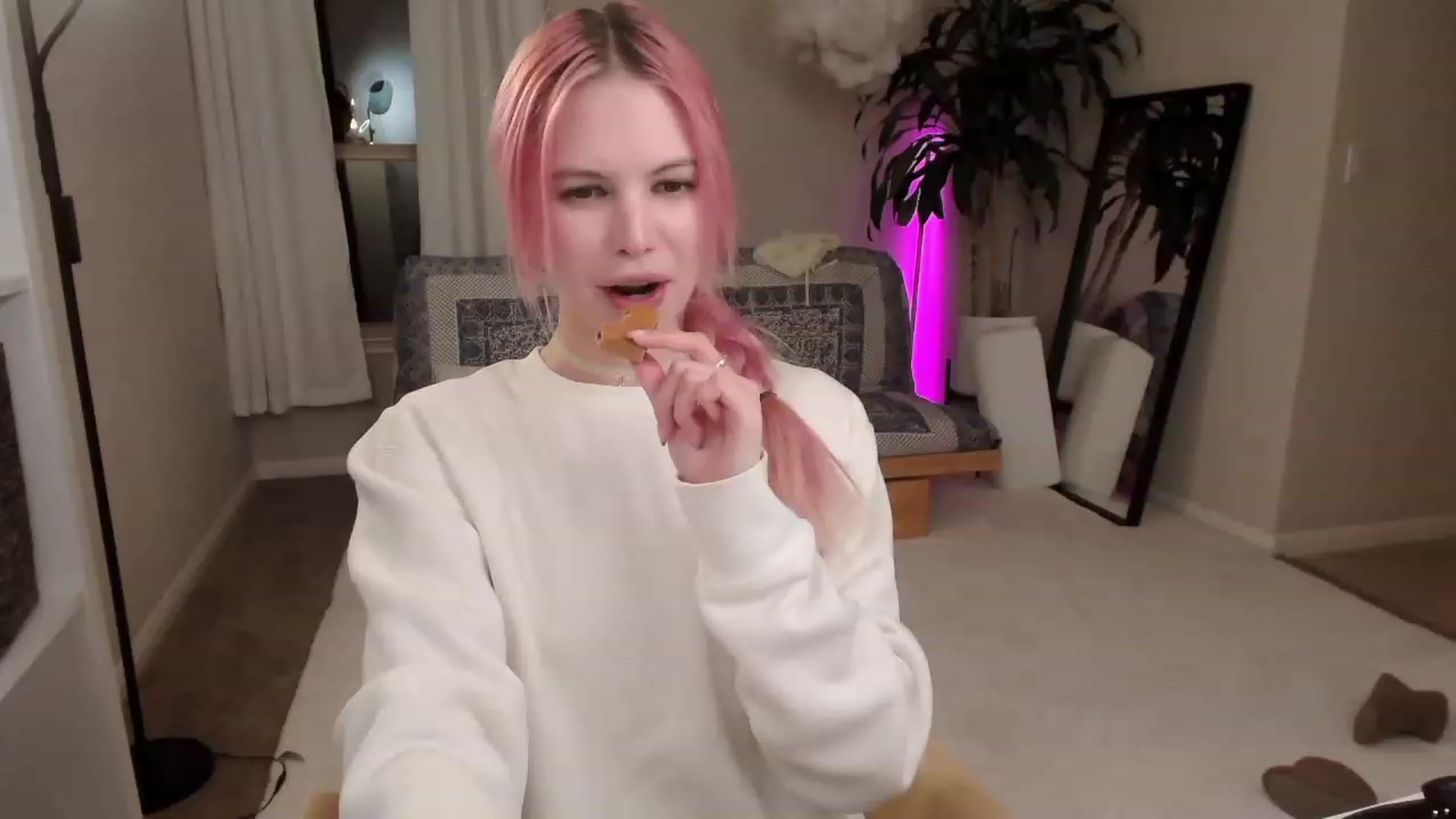 Gallery image thumbnail from Carmen's myfreecams stream on, 02/10/2023, 03:58 image 12 of 20