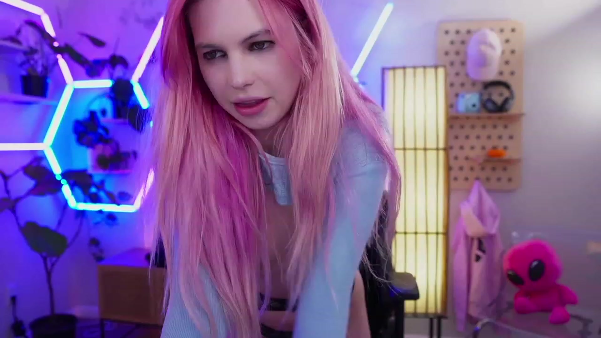 Gallery image thumbnail from Carmen's myfreecams stream on, 02/11/2023, 07:22 image 12 of 20