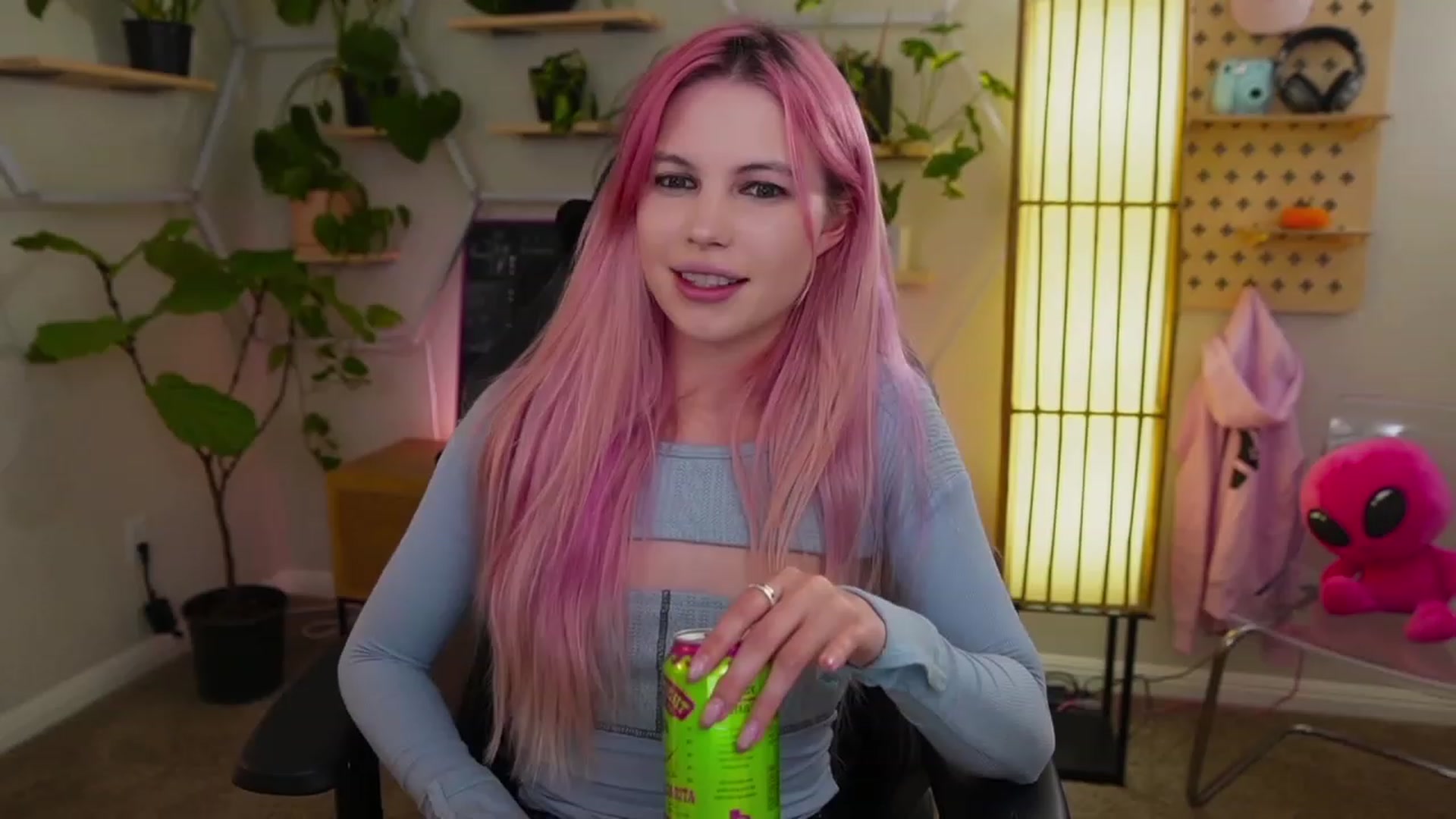 Gallery image thumbnail from Carmen's myfreecams stream on, 02/11/2023, 07:22 image 5 of 20