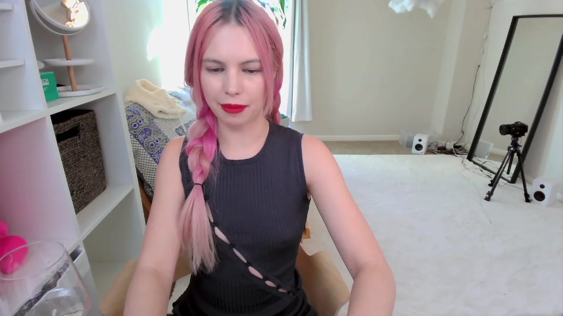 Gallery image thumbnail from Carmen's myfreecams stream on, 02/14/2023, 22:38 image 18 of 20