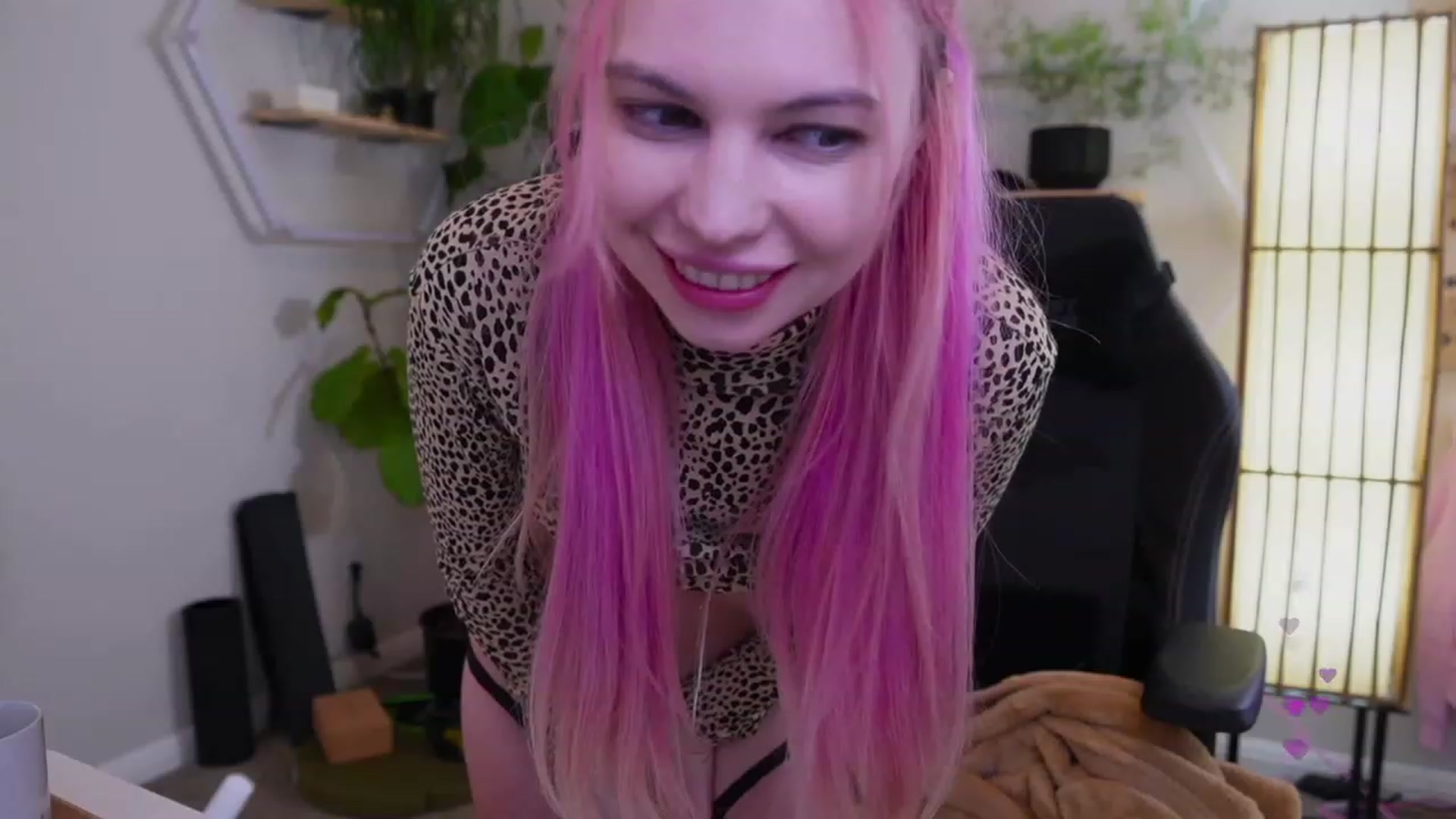 Gallery image thumbnail from Carmen's myfreecams stream on, 02/18/2023, 07:58 image 12 of 20