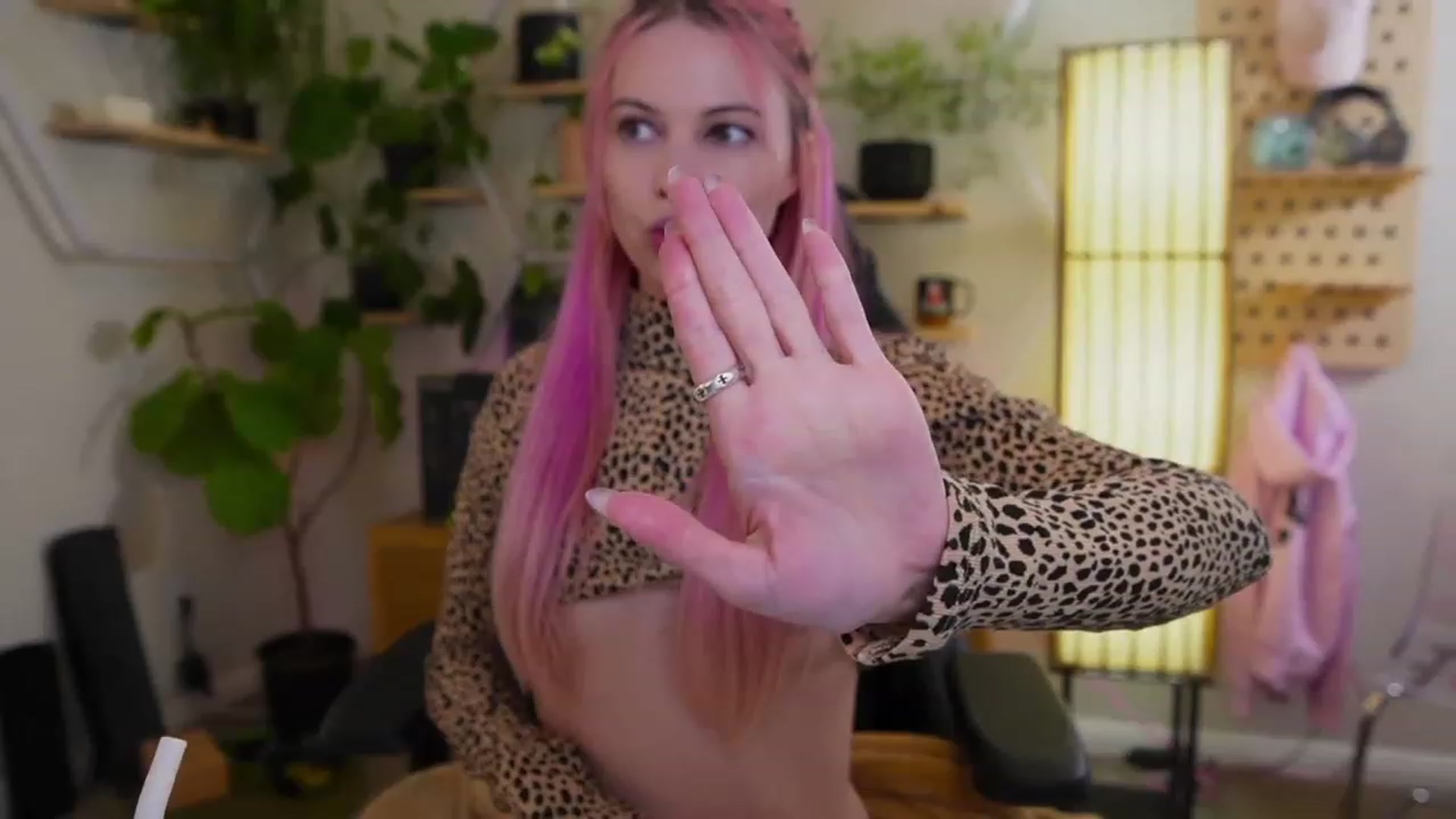 Gallery image thumbnail from Carmen's myfreecams stream on, 02/18/2023, 07:58 image 11 of 20