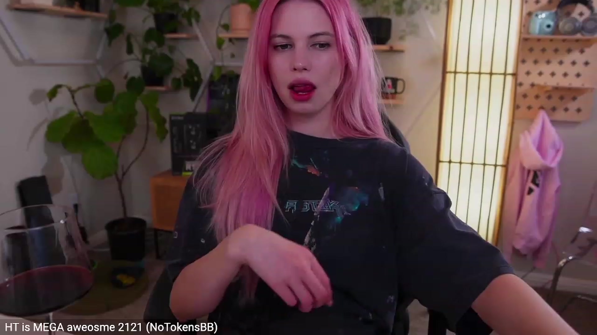 Gallery image thumbnail from Carmen's myfreecams stream on, 02/19/2023, 03:30 image 2 of 20