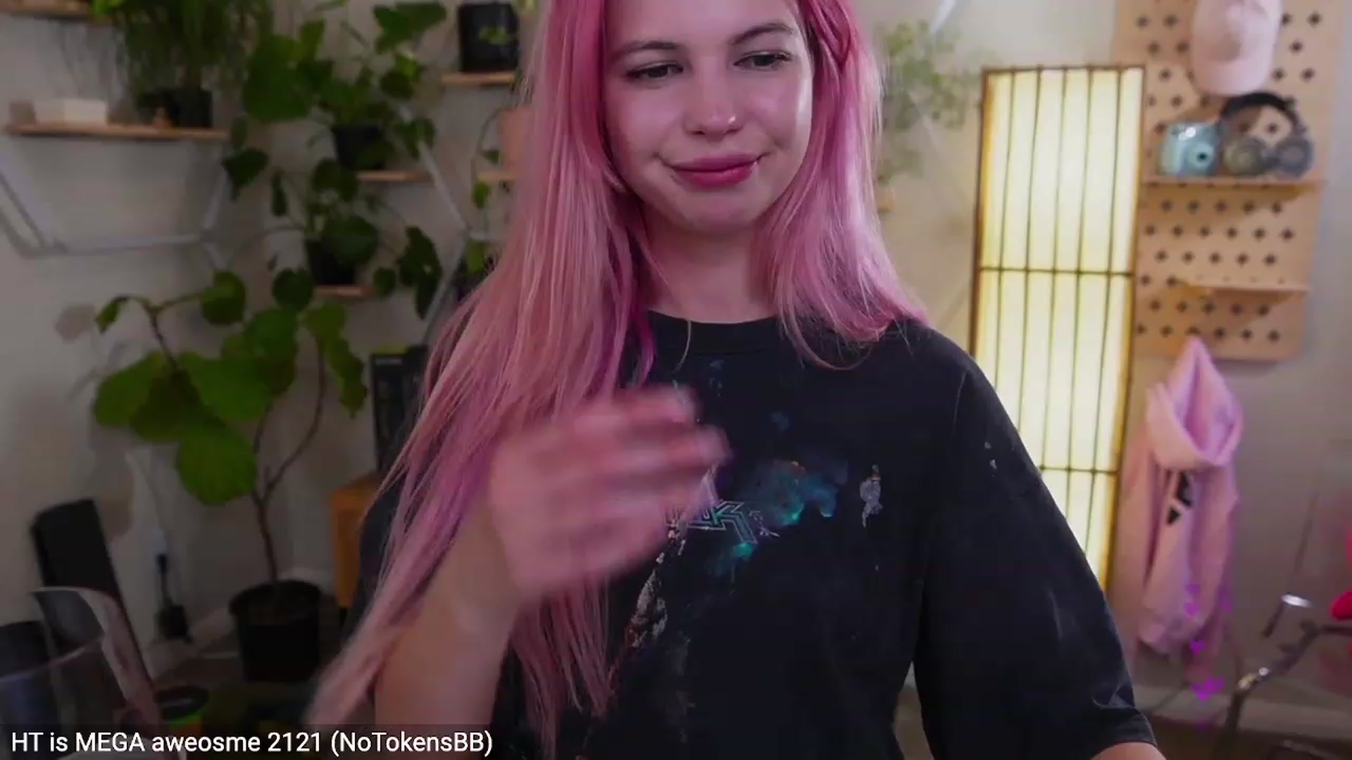 Gallery image thumbnail from Carmen's myfreecams stream on, 02/19/2023, 03:30 image 6 of 20