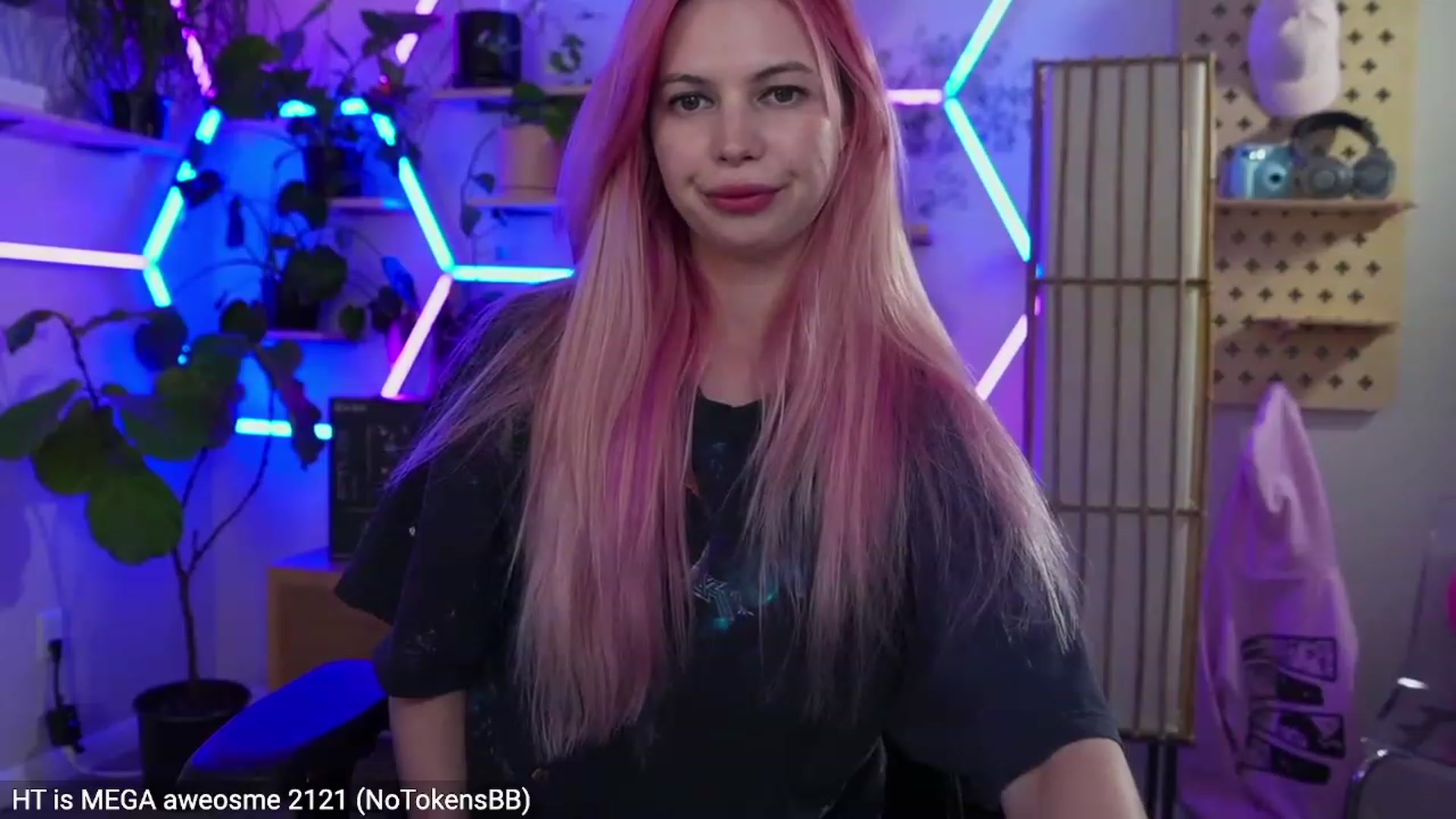 Gallery image thumbnail from Carmen's myfreecams stream on, 02/19/2023, 07:34 image 20 of 20