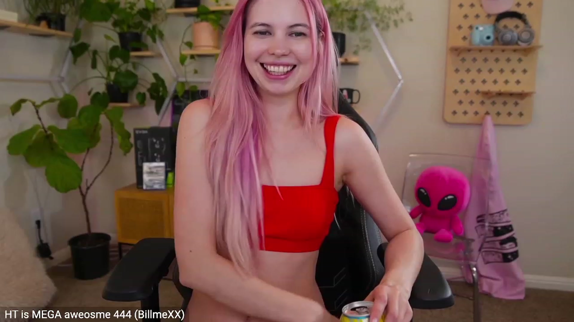 Gallery image thumbnail from Carmen's myfreecams stream on, 02/21/2023, 04:13 image 12 of 20
