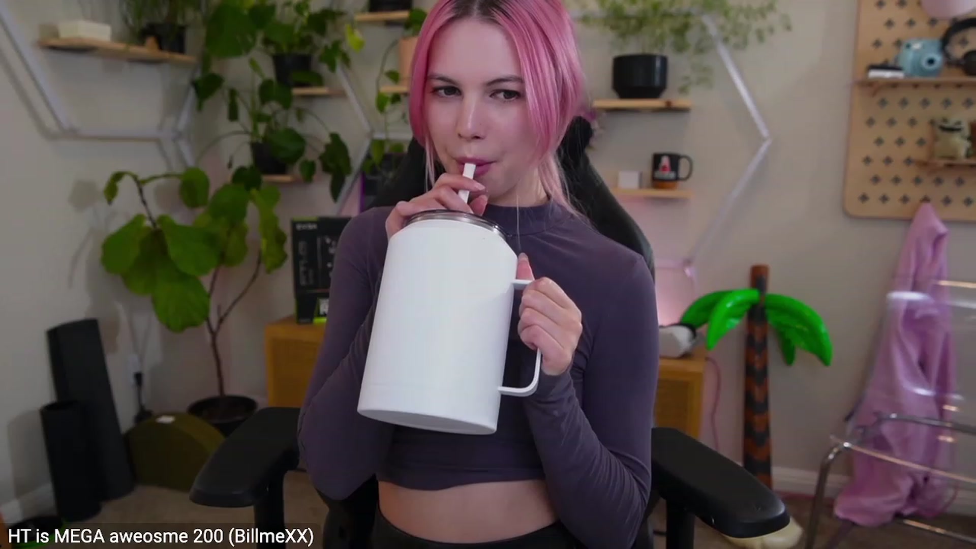 Gallery image thumbnail from Carmen's myfreecams stream on, 02/25/2023, 05:03 image 5 of 20