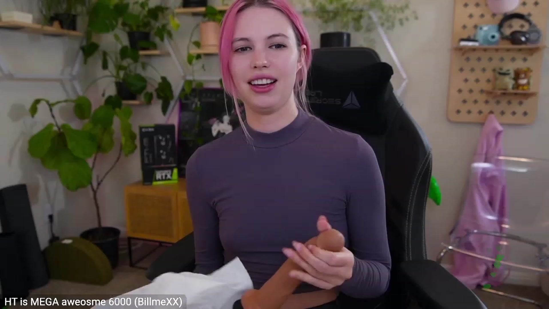 Gallery image thumbnail from Carmen's myfreecams stream on, 02/25/2023, 05:03 image 6 of 20