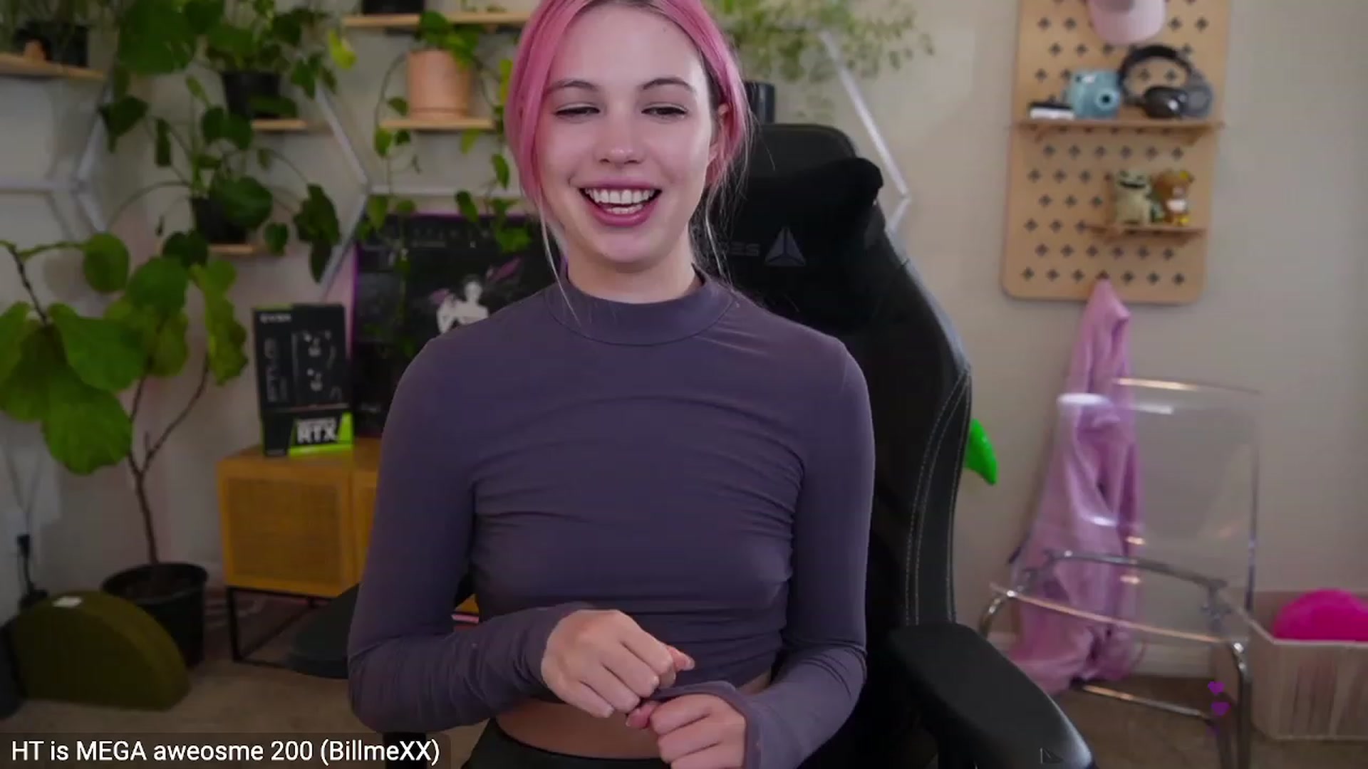 Gallery image thumbnail from Carmen's myfreecams stream on, 02/25/2023, 05:03 image 2 of 20
