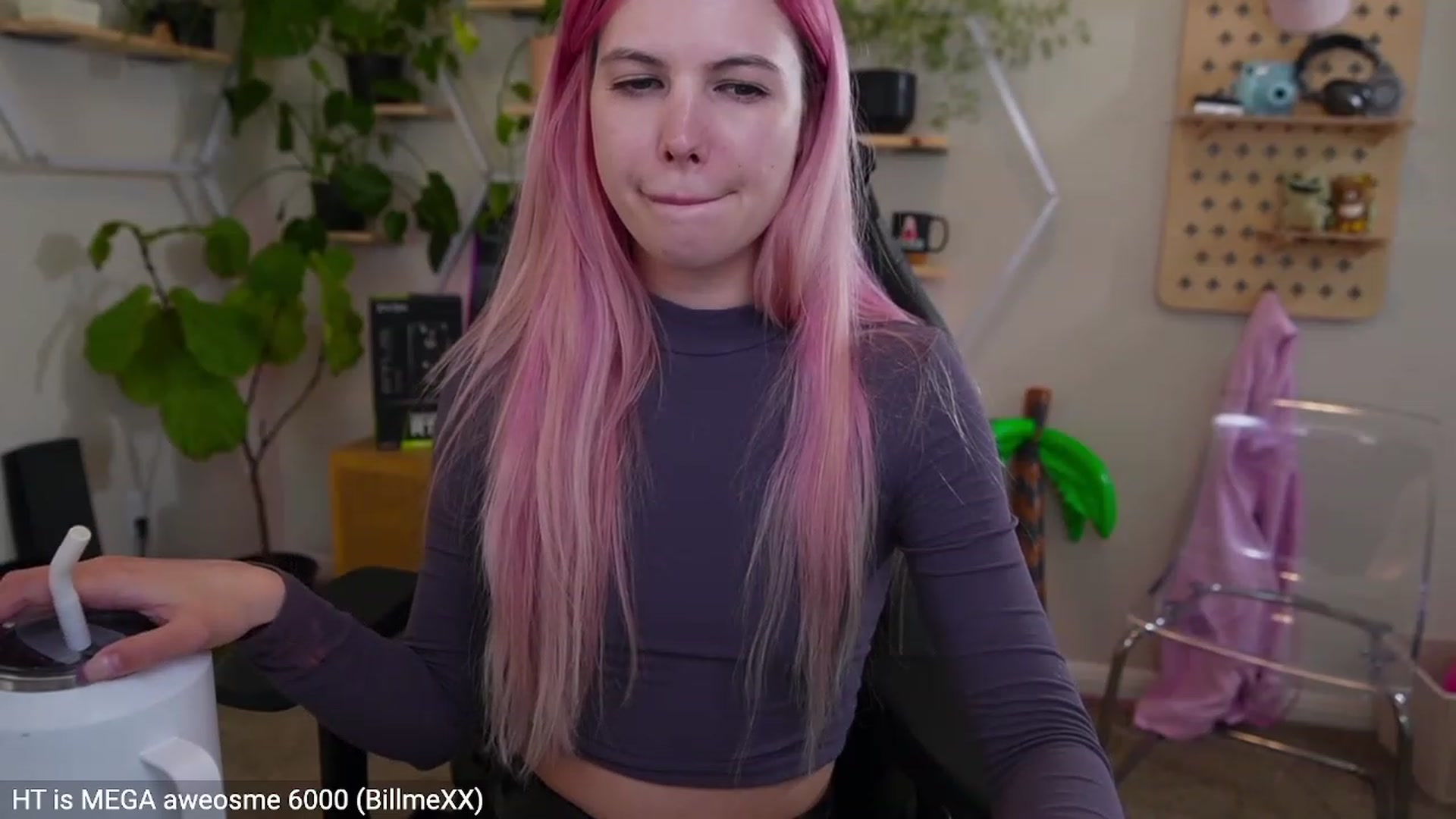 Gallery image thumbnail from Carmen's myfreecams stream on, 02/25/2023, 05:03 image 17 of 20