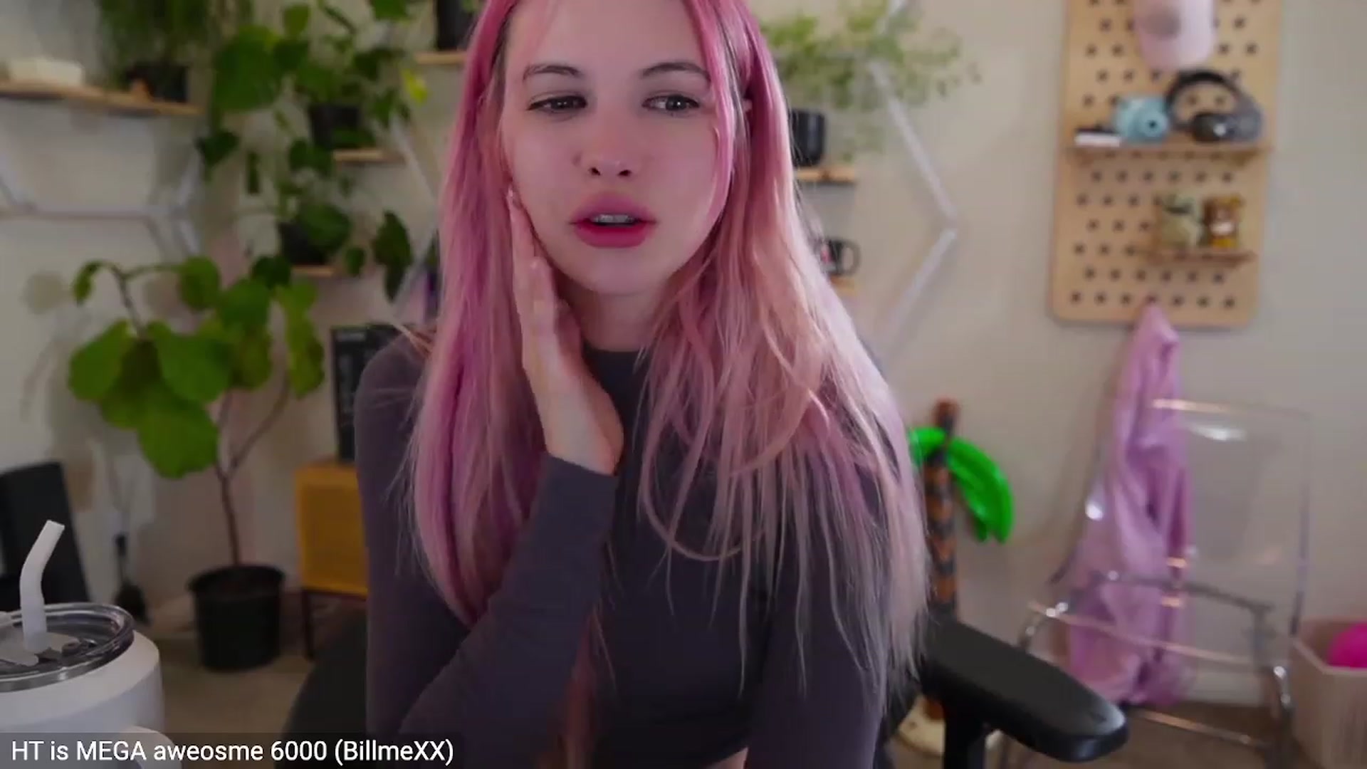 Gallery image thumbnail from Carmen's myfreecams stream on, 02/25/2023, 07:03 image 5 of 20