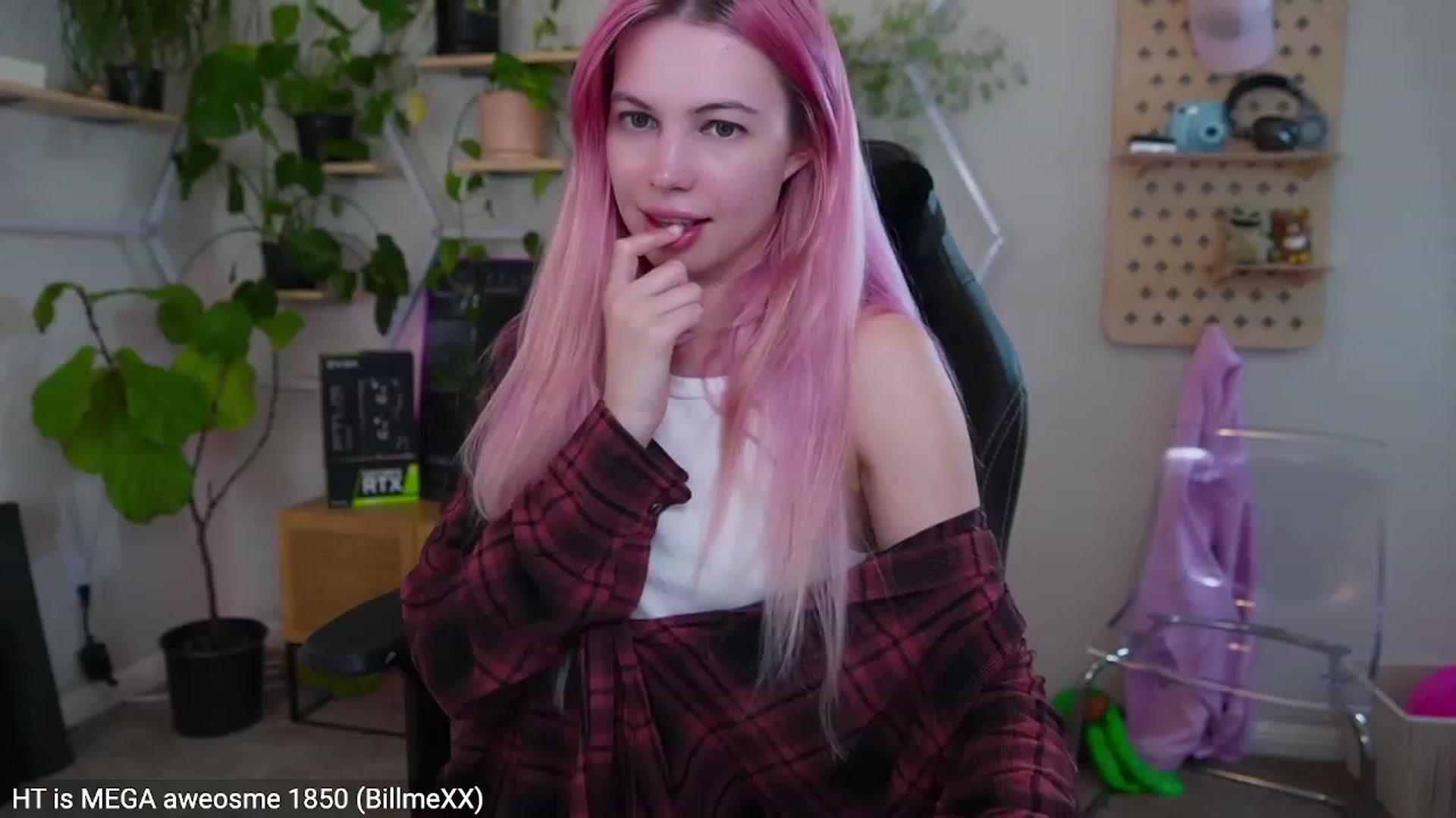 Gallery image thumbnail from Carmen's myfreecams stream on, 02/27/2023, 04:53 image 14 of 20