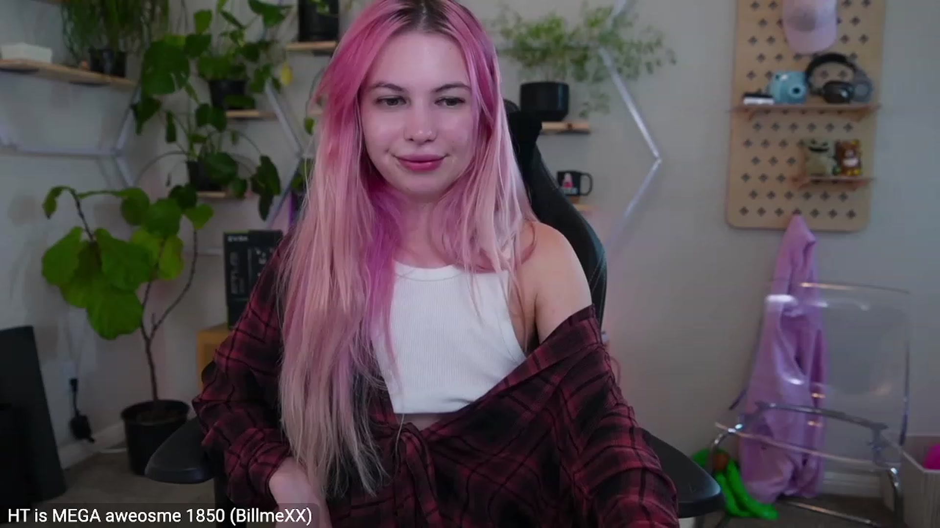 Gallery image thumbnail from Carmen's myfreecams stream on, 02/27/2023, 04:53 image 9 of 20