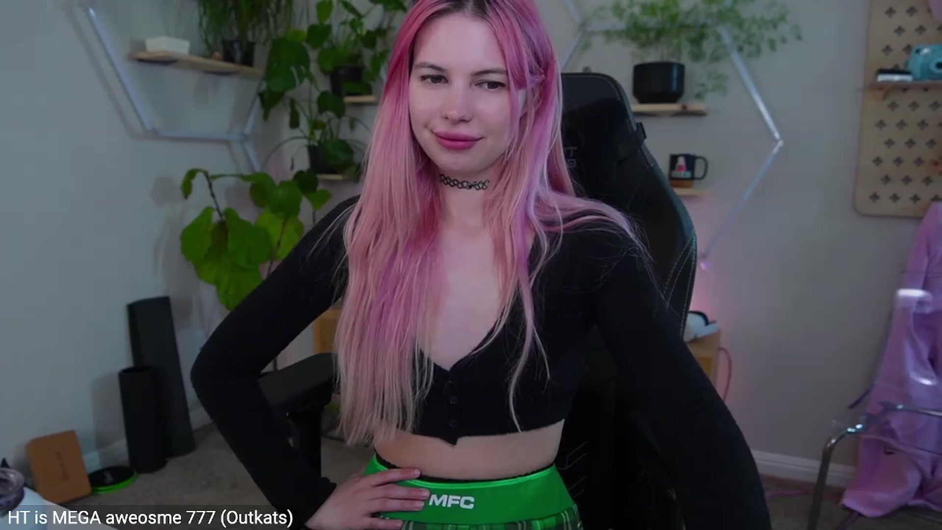 Gallery image thumbnail from Carmen's myfreecams stream on, 02/28/2023, 04:29 image 12 of 20