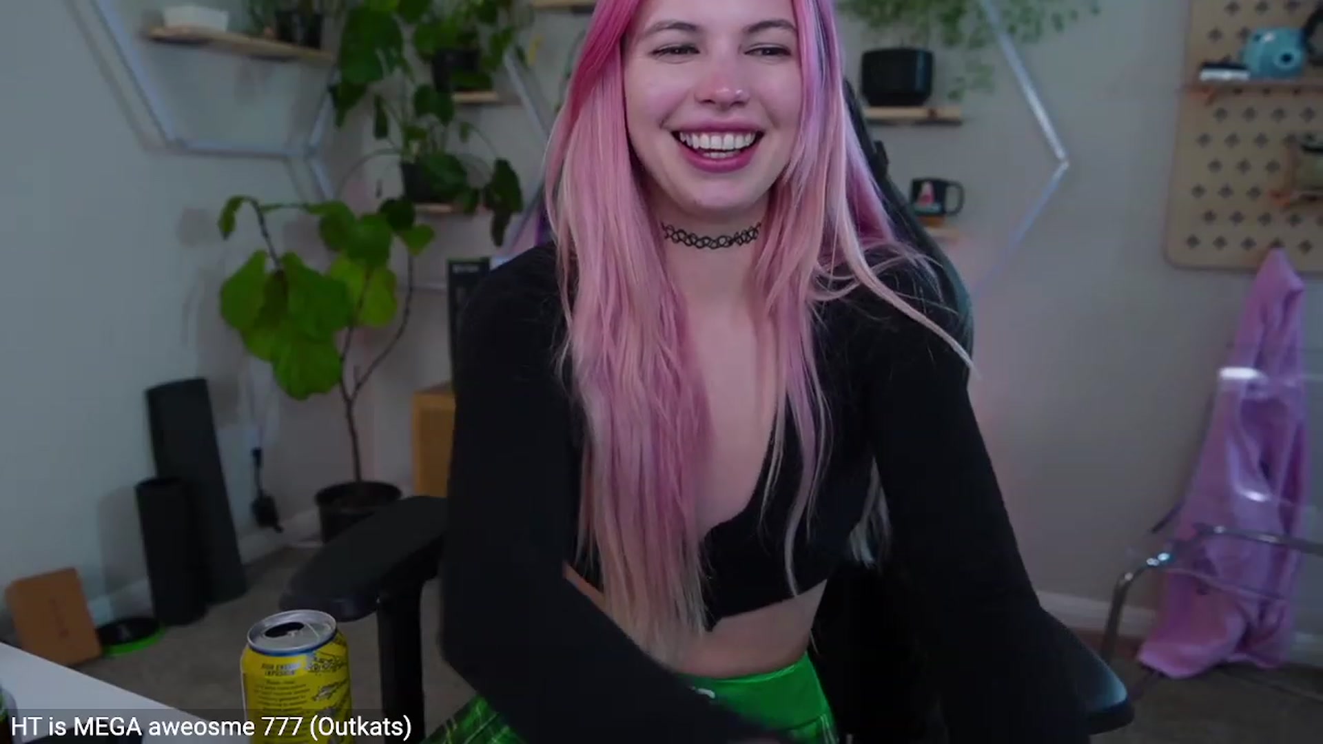 Gallery image thumbnail from Carmen's myfreecams stream on, 02/28/2023, 04:29 image 9 of 20