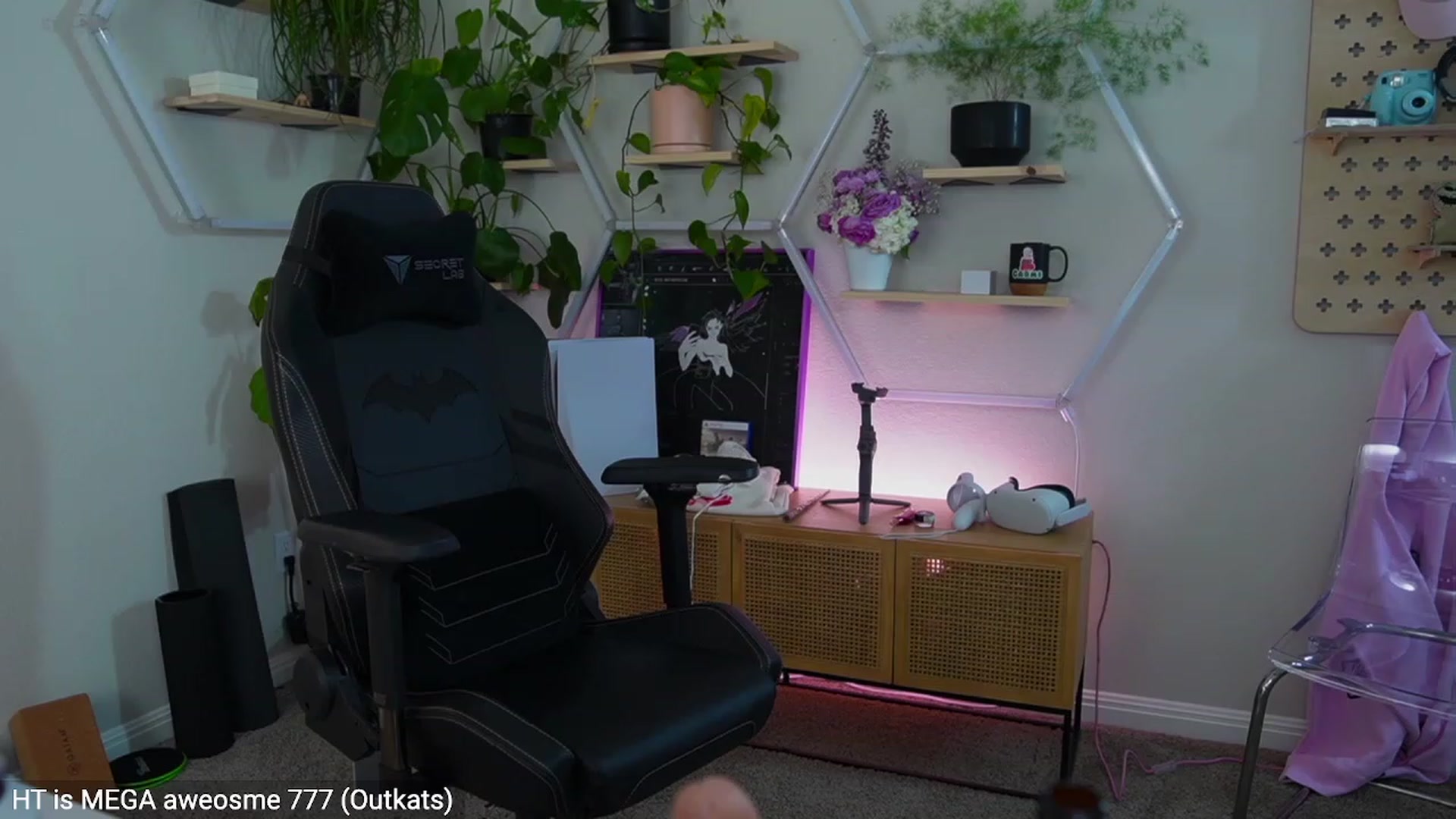 Gallery image thumbnail from Carmen's myfreecams stream on, 02/28/2023, 04:29 image 17 of 20