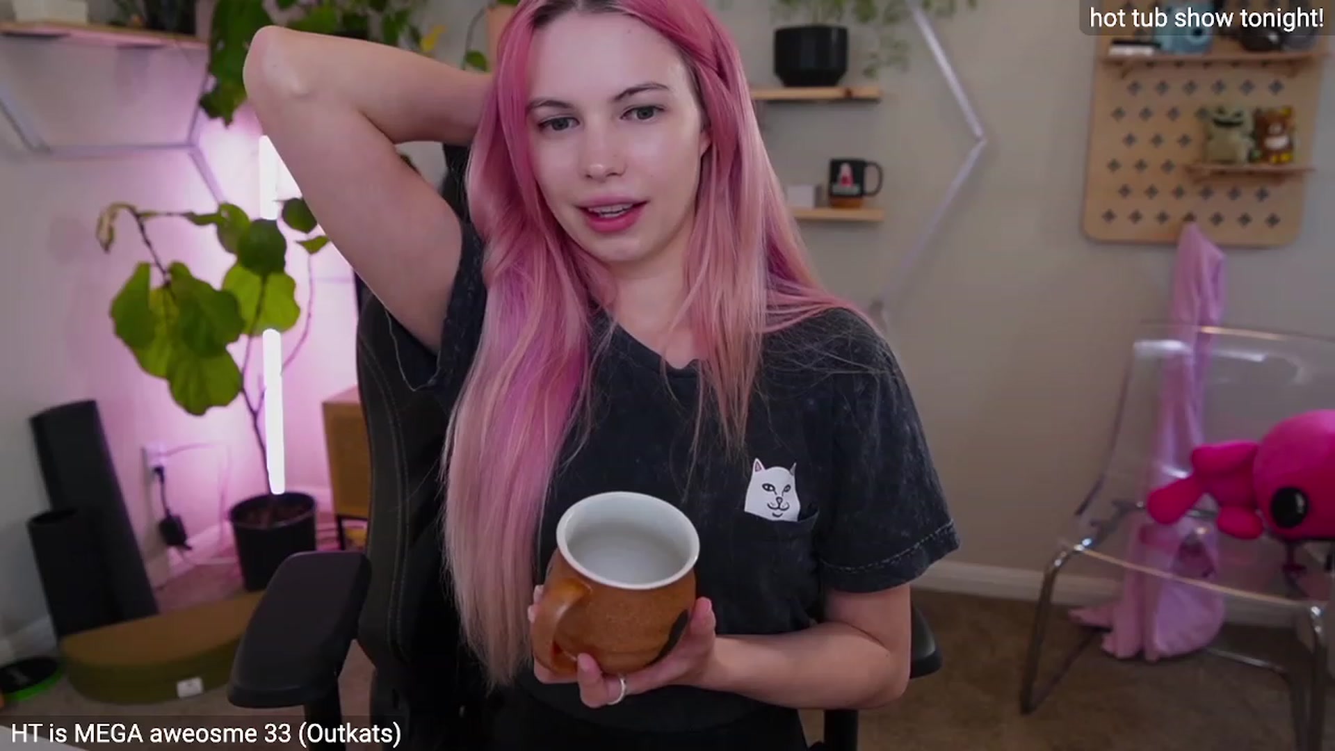 Gallery image thumbnail from Carmen's myfreecams stream on, 03/01/2023, 03:47 image 3 of 20