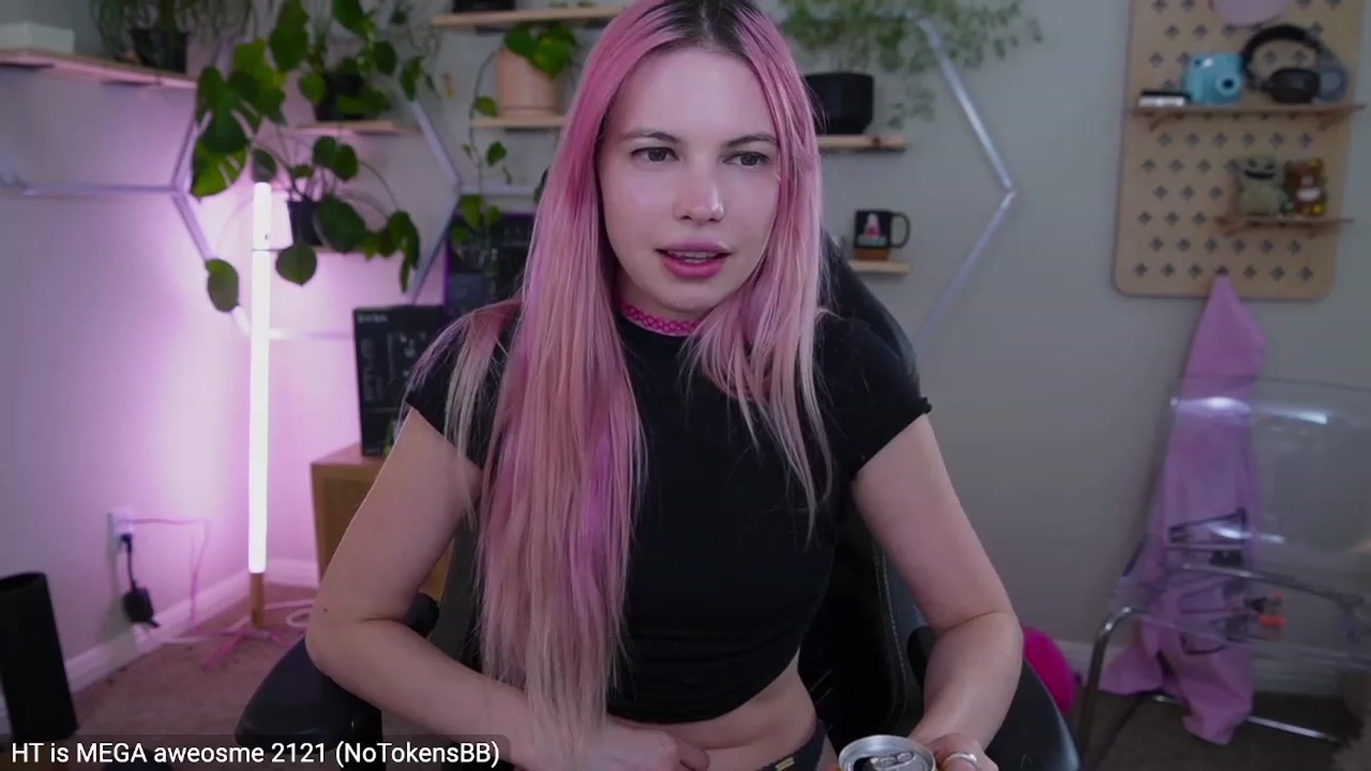 Gallery image thumbnail from Carmen's myfreecams stream on, 03/03/2023, 07:08 image 4 of 20