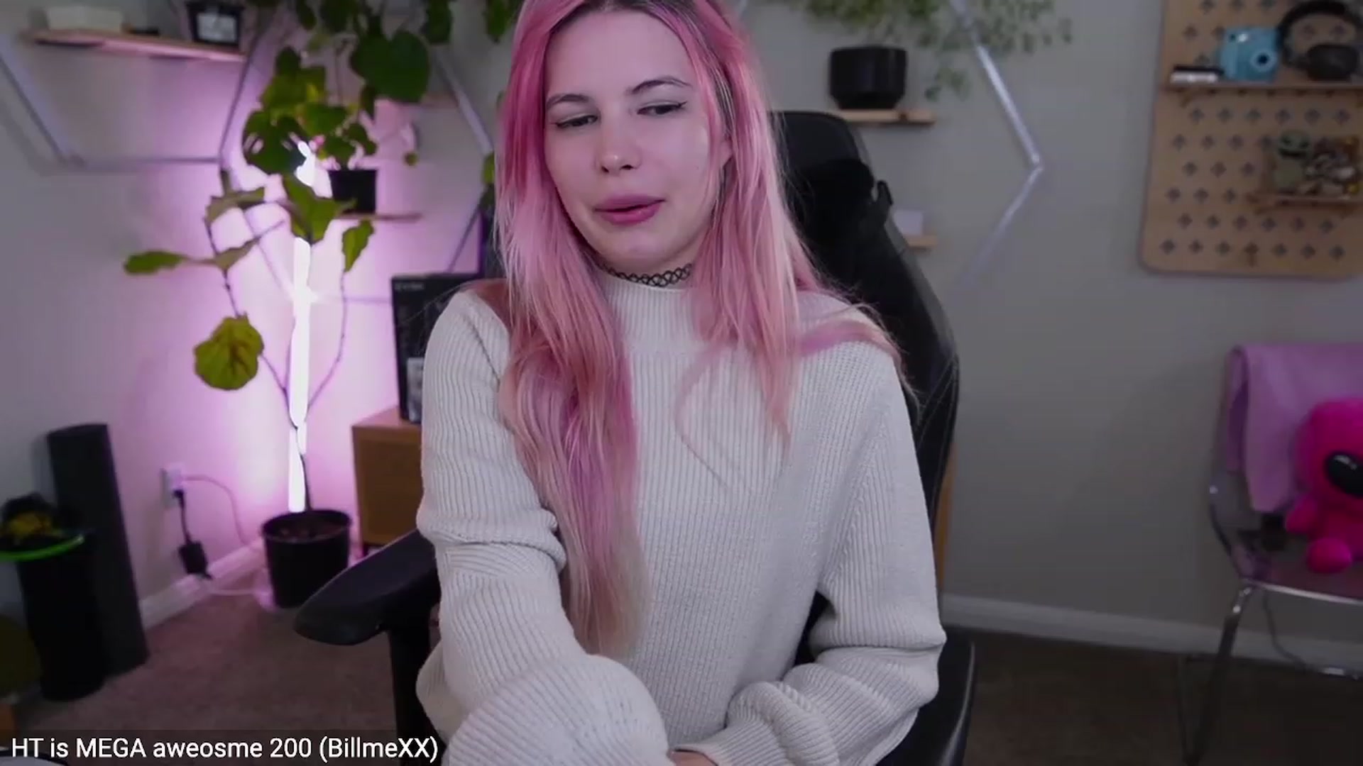 Gallery image thumbnail from Carmen's myfreecams stream on, 03/07/2023, 03:47 image 4 of 20