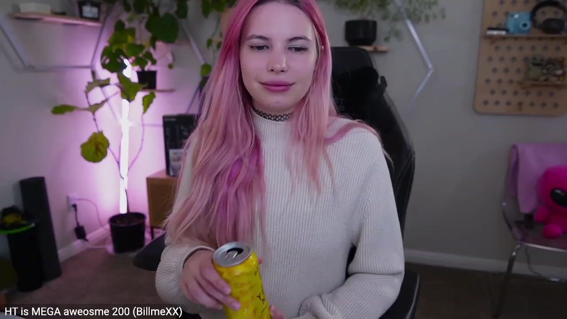 Gallery image thumbnail from Carmen's myfreecams stream on, 03/07/2023, 03:47 image 3 of 20