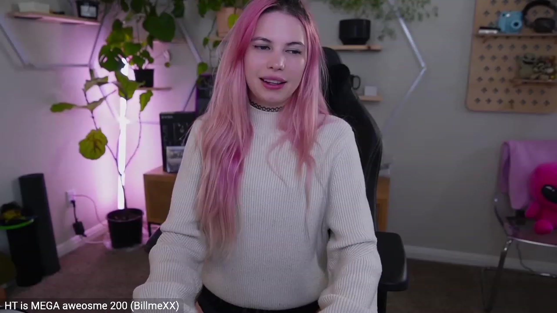 Gallery image thumbnail from Carmen's myfreecams stream on, 03/07/2023, 03:47 image 5 of 20
