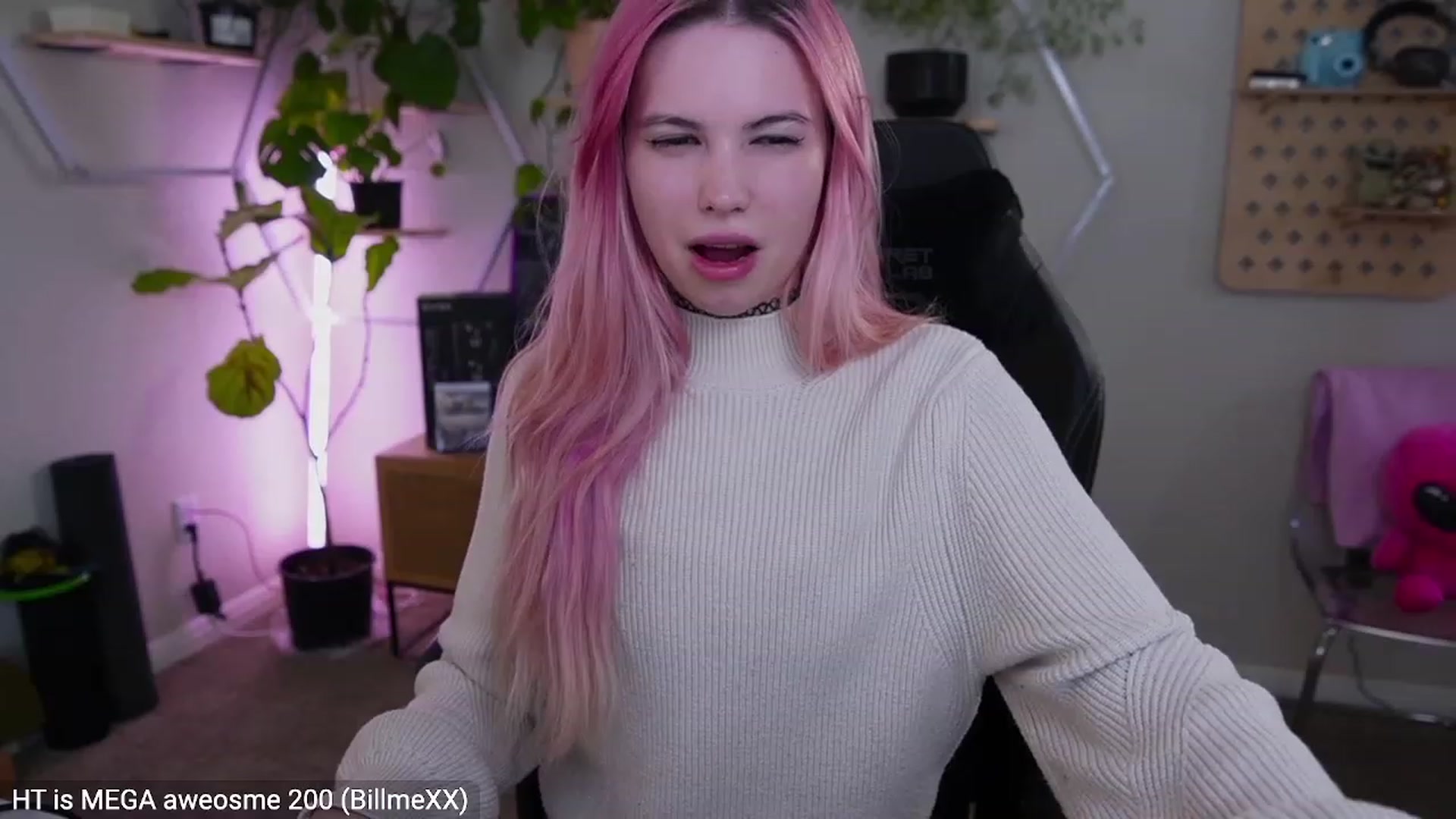 Gallery image thumbnail from Carmen's myfreecams stream on, 03/07/2023, 03:47 image 6 of 20