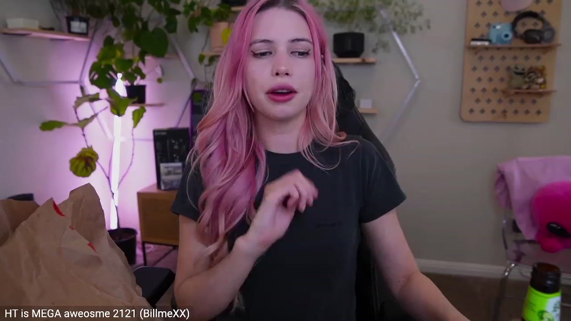Gallery image thumbnail from Carmen's myfreecams stream on, 03/08/2023, 04:06 image 9 of 20