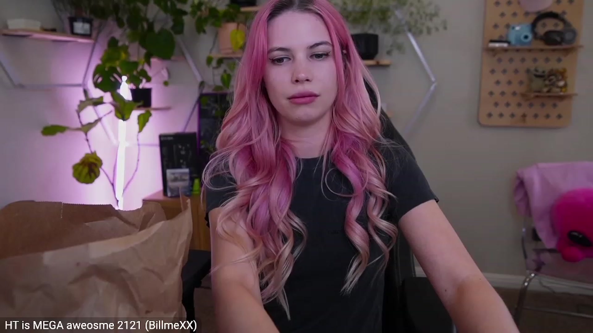 Gallery image thumbnail from Carmen's myfreecams stream on, 03/08/2023, 04:06 image 4 of 20