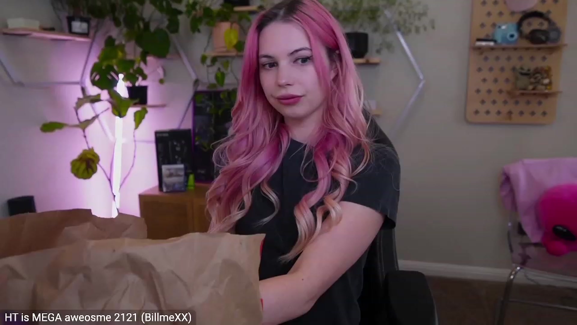 Gallery image thumbnail from Carmen's myfreecams stream on, 03/08/2023, 04:06 image 3 of 20