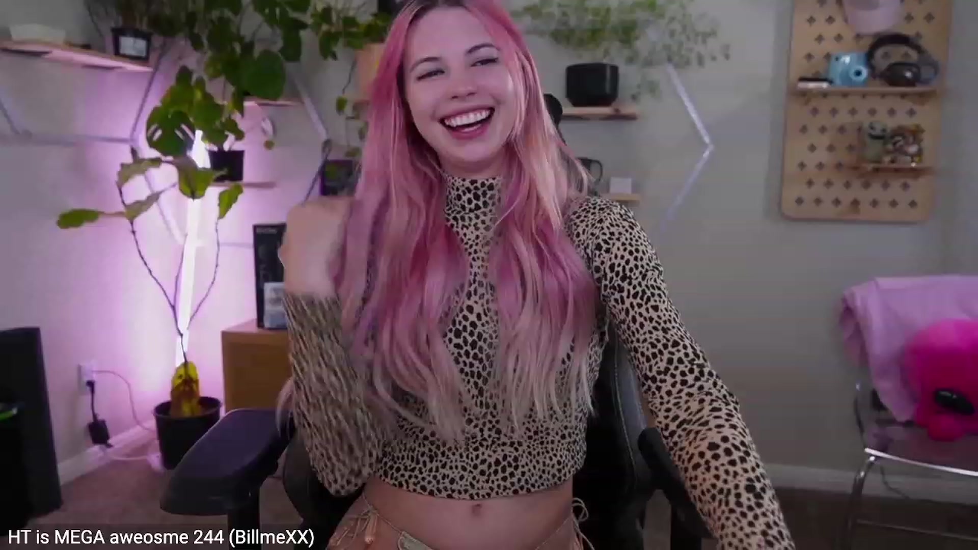 Gallery image thumbnail from Carmen's myfreecams stream on, 03/10/2023, 03:32 image 9 of 20