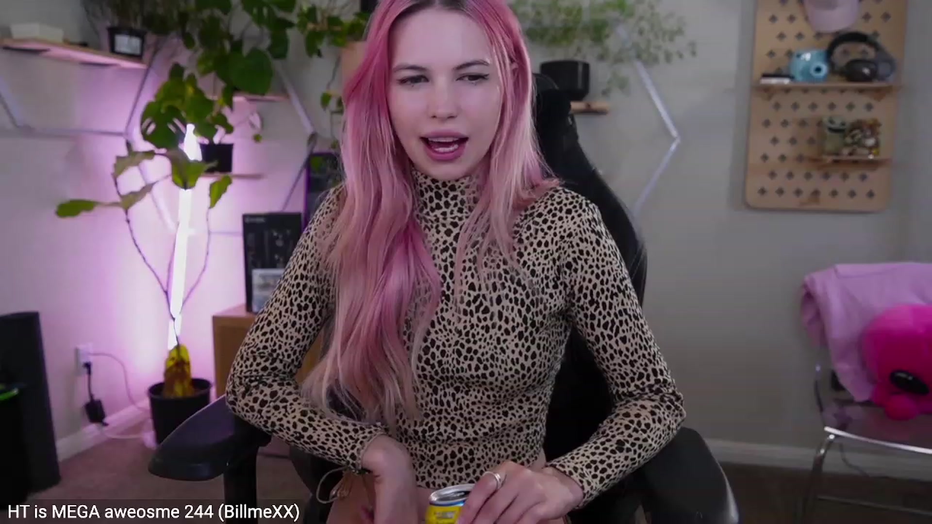 Gallery image thumbnail from Carmen's myfreecams stream on, 03/10/2023, 03:32 image 6 of 20