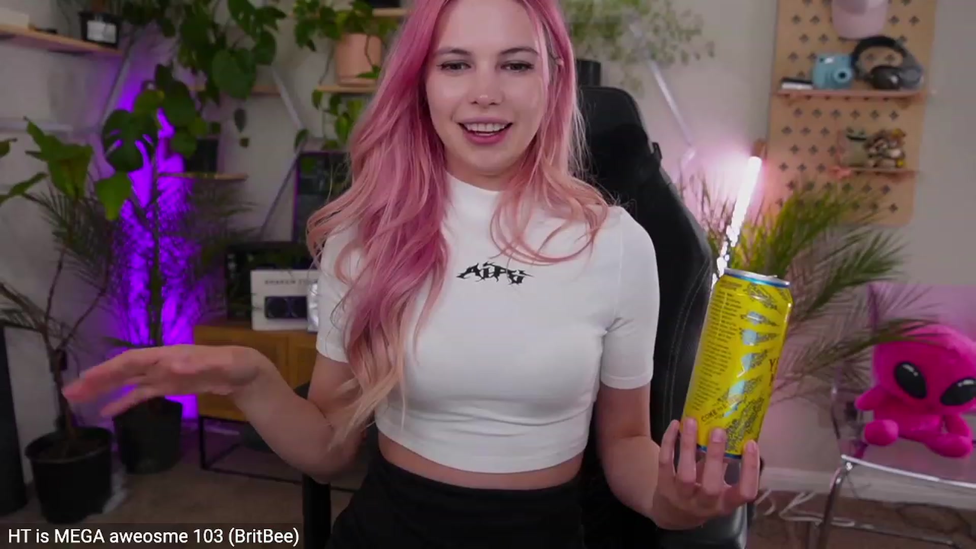 Gallery image thumbnail from Carmen's myfreecams stream on, 03/16/2023, 03:16 image 12 of 20