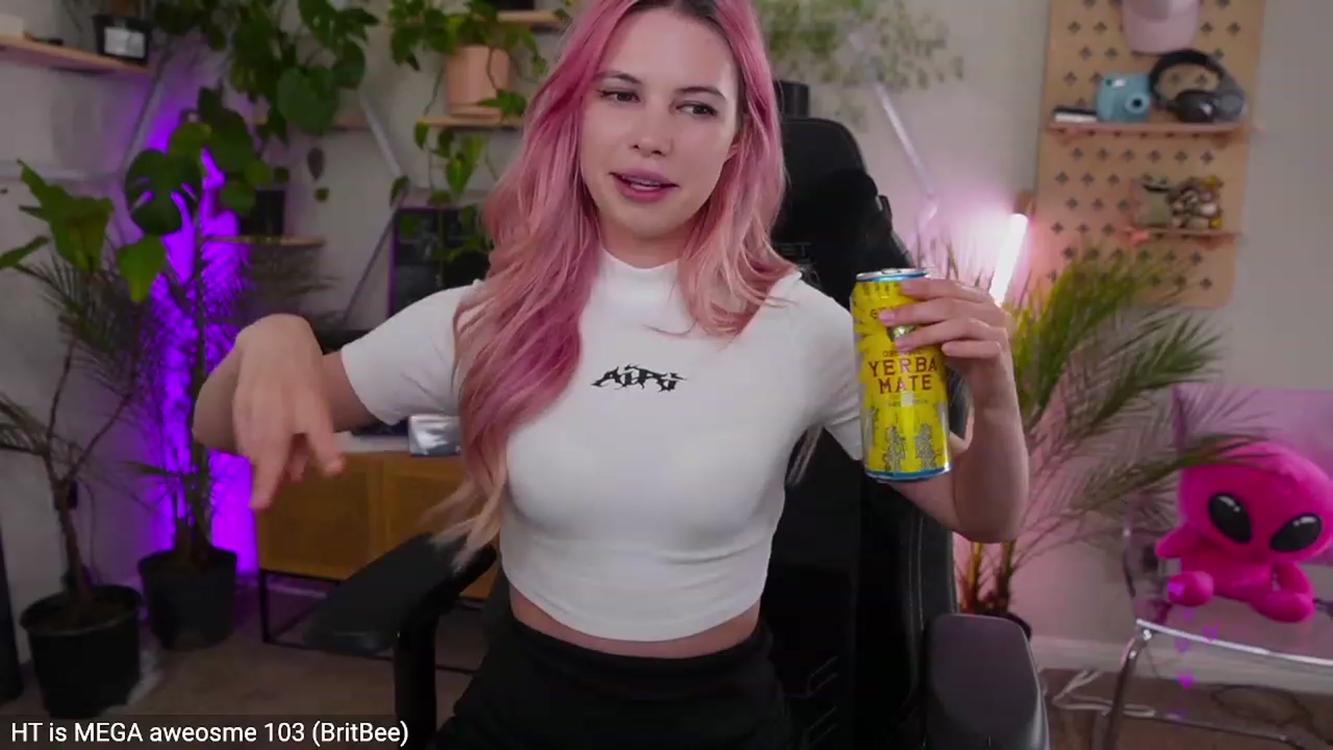 Gallery image thumbnail from Carmen's myfreecams stream on, 03/16/2023, 03:16 image 5 of 20