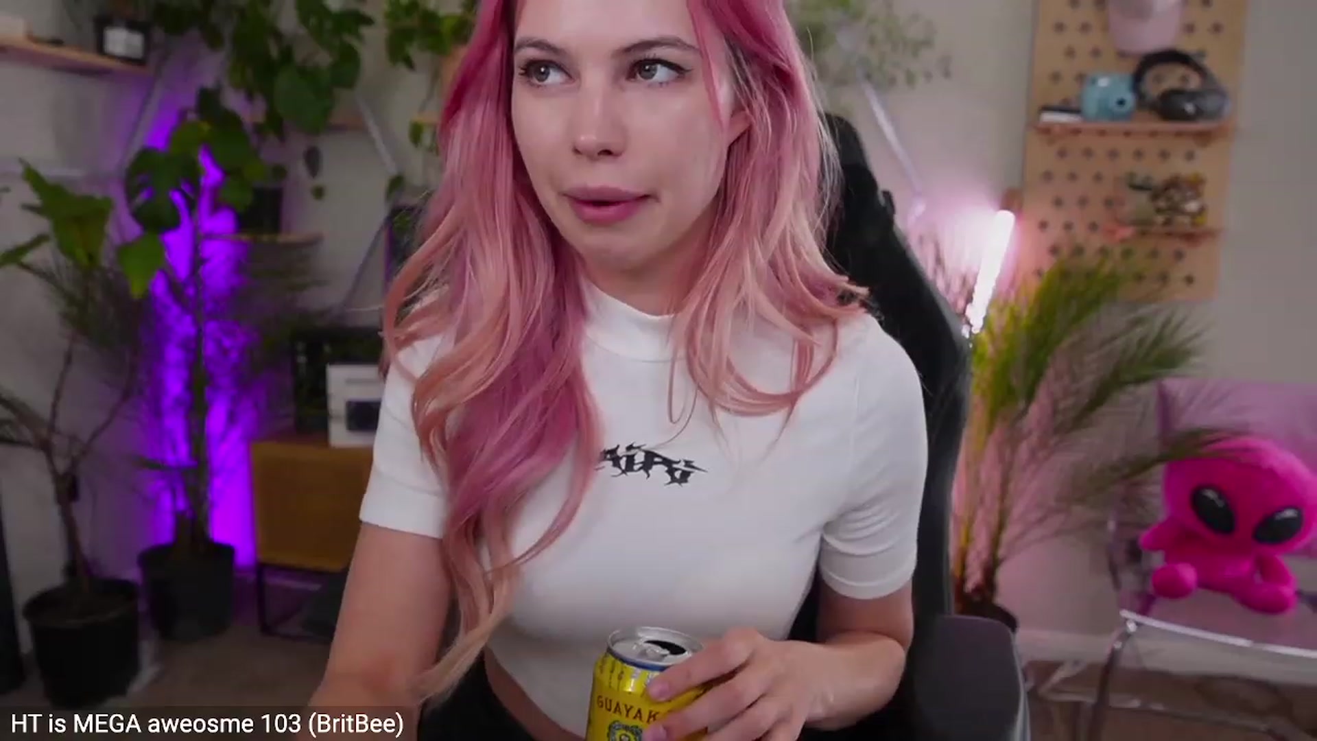 Gallery image thumbnail from Carmen's myfreecams stream on, 03/16/2023, 03:16 image 7 of 20