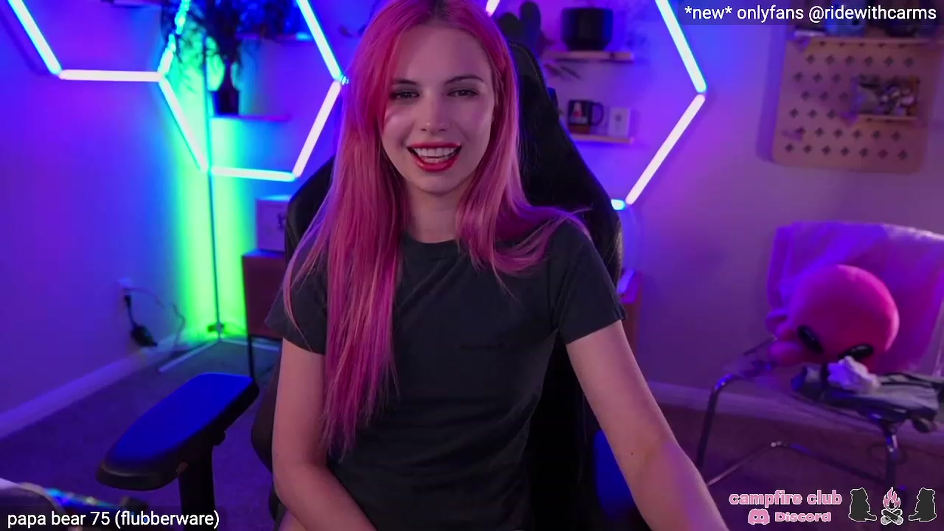 Gallery image thumbnail from Carmen's myfreecams stream on, 04/13/2023, 06:07 image 5 of 20