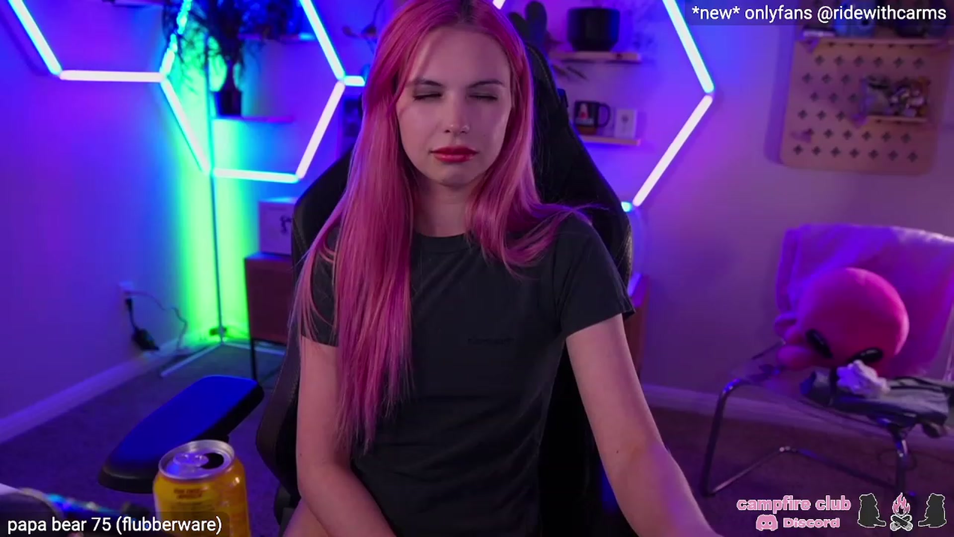 Gallery image thumbnail from Carmen's myfreecams stream on, 04/13/2023, 06:07 image 4 of 20
